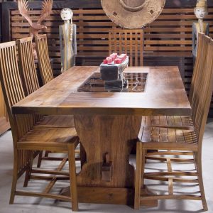 CFG EXCLUSIVE: SPANISH-ORNATE METAL DINING TABLE