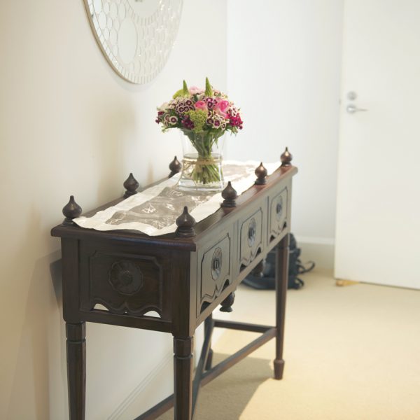 MOROCCAN OGIVAL ARCH CONSOLE